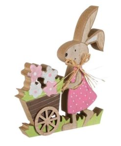Figurina decor pentru masa de Paste, iepuras din lemn, imbracat in haina roz, cos cu floricele de primavara si iarba, pe stativ din lemn, inaltime 19.5 cm - Topi Toy