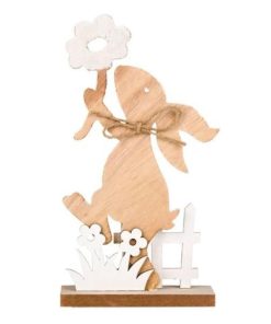 Figurina decor pentru masa de Paste, iepure pe stativ din lemn, cu decupaj floral, iarba, gard, inaltime 20.5 cm