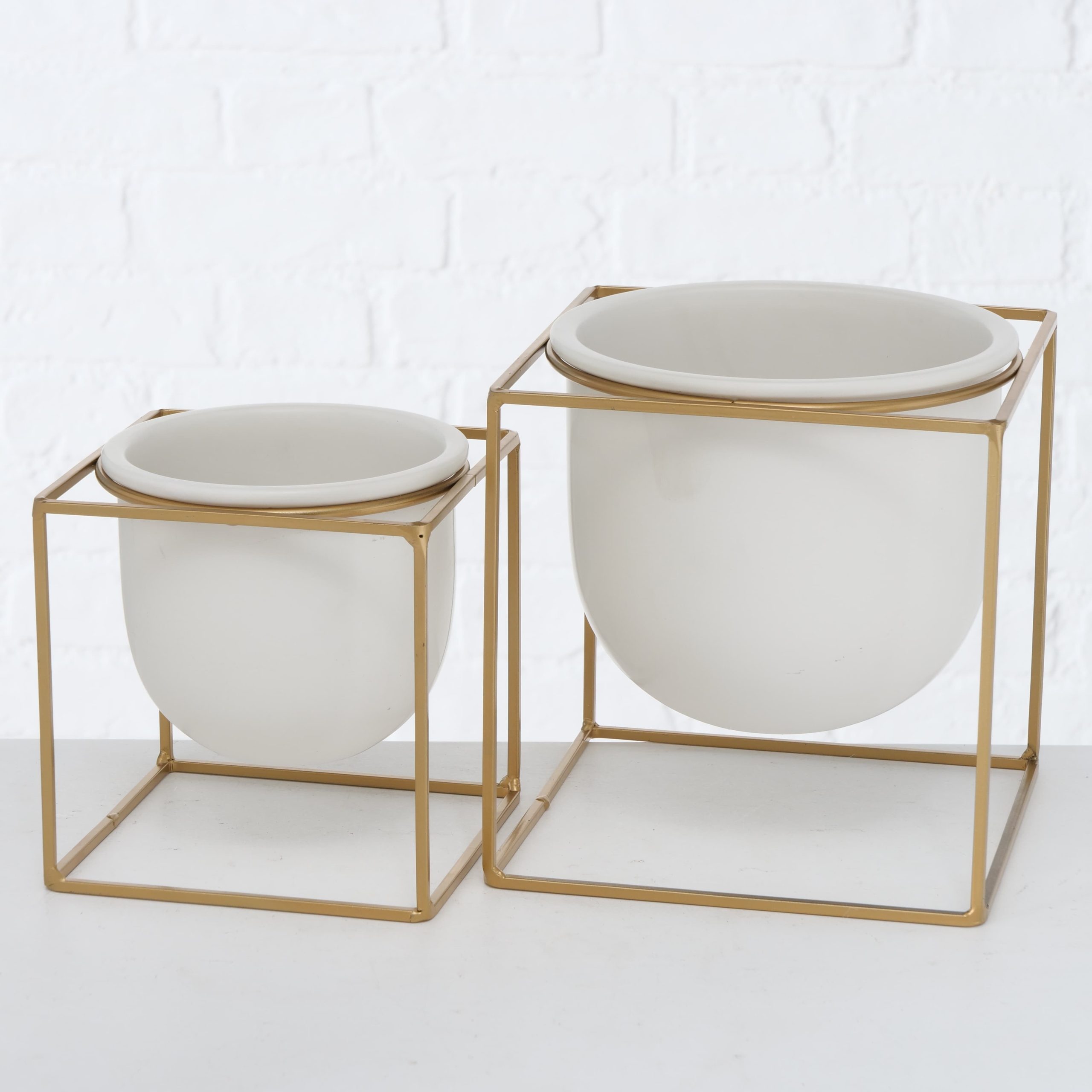 Set 2 ghivece din ceramica cu suport metalic Kumbo Alb / Auriu, L20xl20xH21 cm / L16xl16xH17 cm